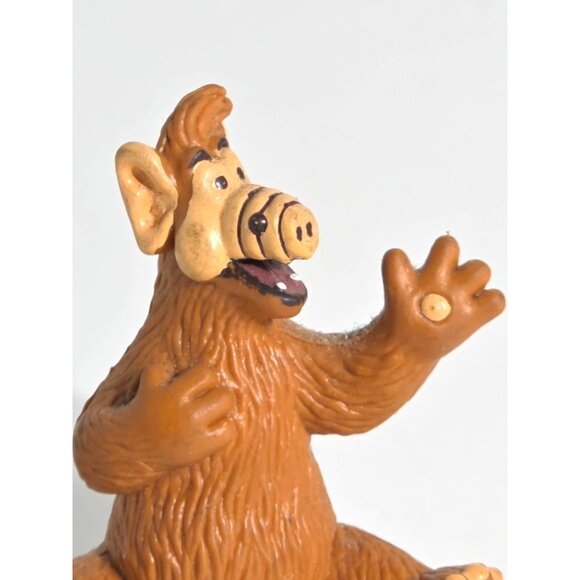 Vintage 1980s ALF PVC Alien Figurine Sitting With Raised Hand Russ Toys - Picture 6 of 6